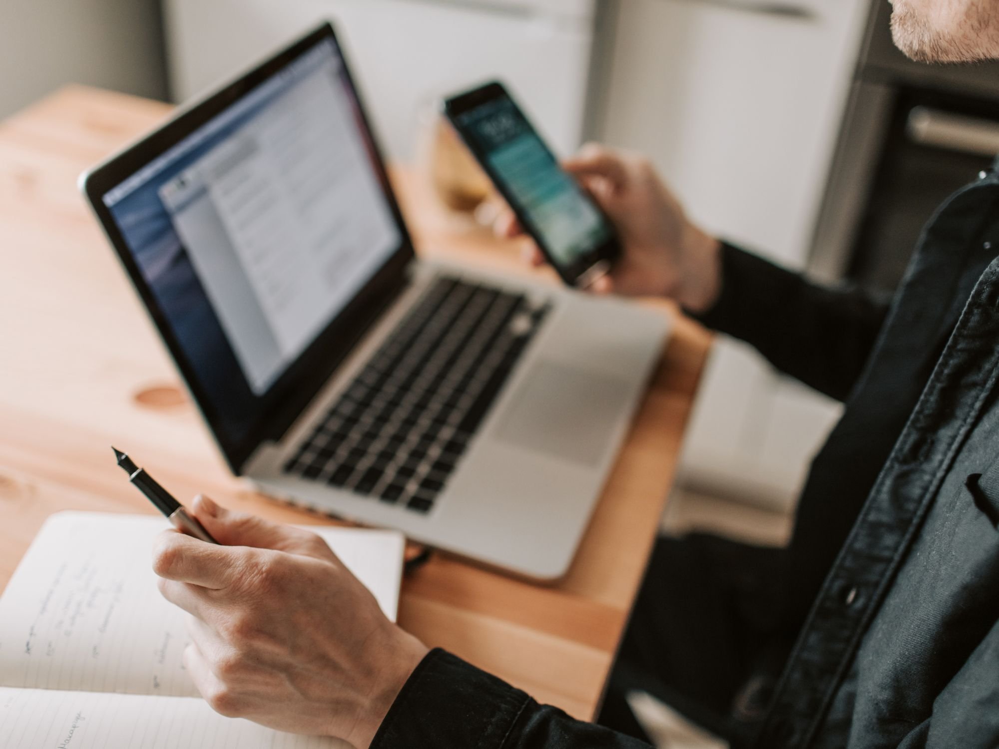 Stock Image of Homeowner Contacting M&G Construction in Reno, Nevada for Insurance Restoration